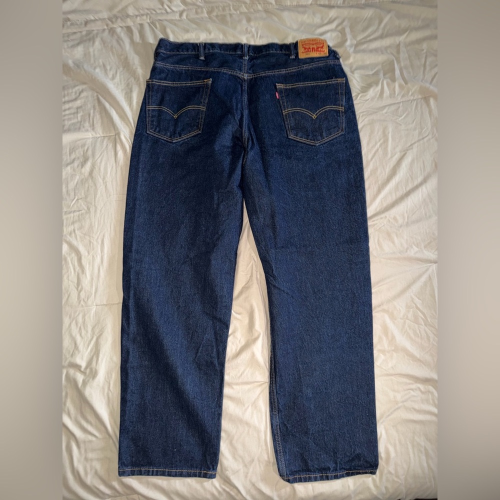 Men's Relaxed Dark Blue Denim Jeans - Picture 2 of 3